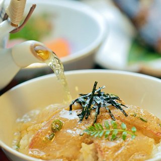 江戸時代のお殿様を喜ばせた、大分で300年以上の歴史あるお店の鯛茶漬