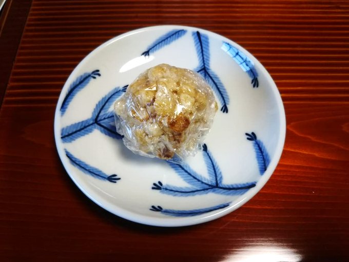 創業100年余隠れた名物菓子。磁器の町”佐賀県有田町”の陶助おこし