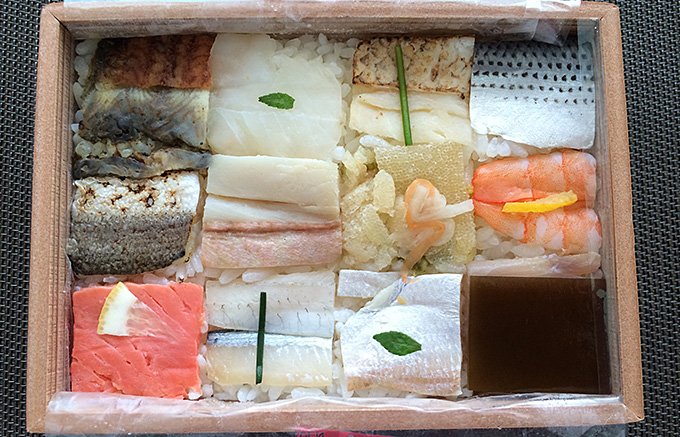 金沢の近江町市場でしか買えない目にも美しい舟楽の箱寿司 Ippin イッピン