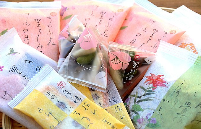 京都土産に便利なせんべい詰め合わせと言えば「蕪村菴」の「花あわせ」