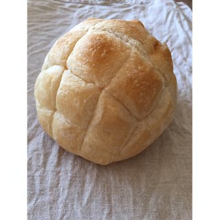見た目はメロンパン？切るとびっくり中は空洞なイタリアパン「タルタルーガ」