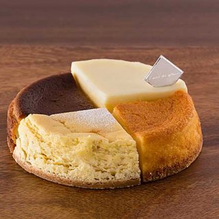チーズケーキ専門店の人気の4種類を一度に味わうことができるアソートチーズケーキ