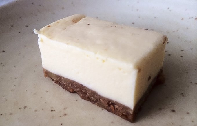香ばしく濃厚なチーズケーキ“胡桃の醍醐味”