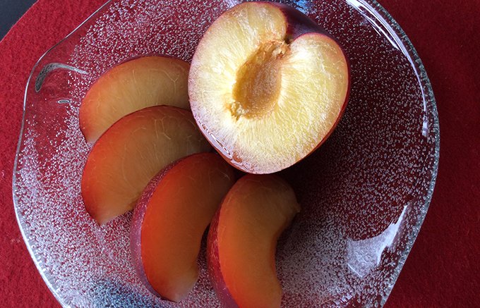 ジューシーで桃のようなほどよい甘味と酸味が絶品！幻のフルーツプラム「貴陽」