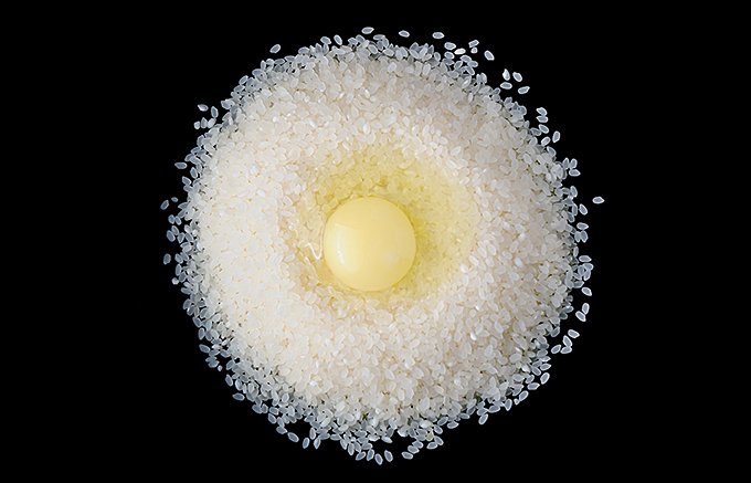 黄身なのに白い！？お米を食べさせて育てた北海道十勝の鶏卵「米艶」
