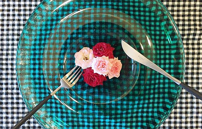 食卓を華やかな彩りを！fiorisca100％無農薬のエディブルフラワー