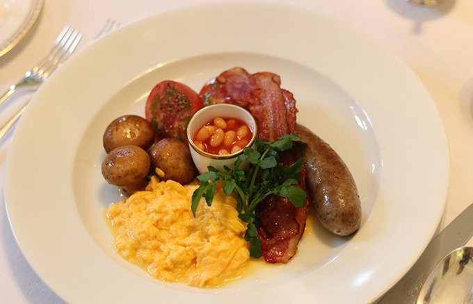 伝統と革新のコントラスト！英国の朝食「イングリッシュブレックファスト」