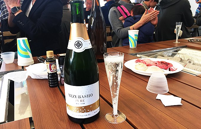 世界初！まるでシャンパン！無色透明、唯一無二の日本酒スパークリング