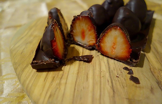 チョコレートがフルーツの美味しさを引き立てる！絶品こだわりフルーツチョコ